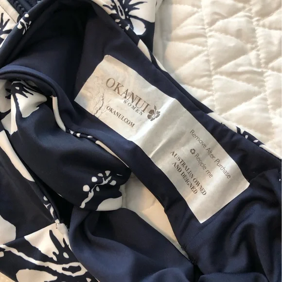 Okanui one piece long sleeve swimsuit surf paddle suit Large rash guard - Picture 12 of 12